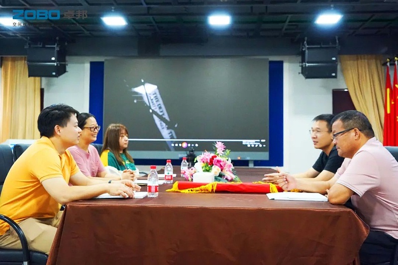 2ZOBO草莓视频APP下载污捐赠设备支持残联事业丨一面锦旗+一封接收函=弘扬大爱 履行企业社会责任