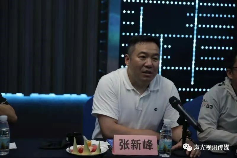 ZOBO董事长张新峰作为声光视讯行业联盟代表赴豫芒温暖灾区，传递爱心