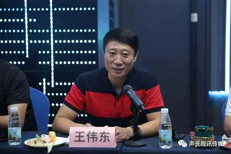 ZOBO董事长张新峰作为声光视讯行业联盟代表赴豫芒温暖灾区，传递爱心