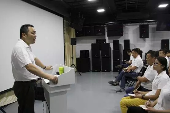 ZOBO草莓视频APP下载污年中员工培训