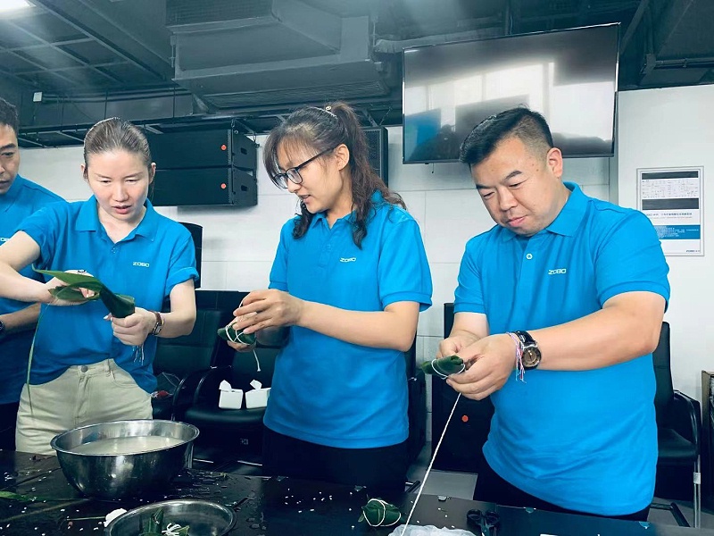 端午安康丨每逢端午“粽”有情，草莓视频APP下载污一起边学传统边包粽子！