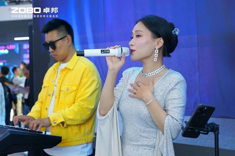 3聚焦展会盛况丨北京infocomm展 ZOBO草莓视频APP下载污展会第二天 热度依旧不减 好评如潮