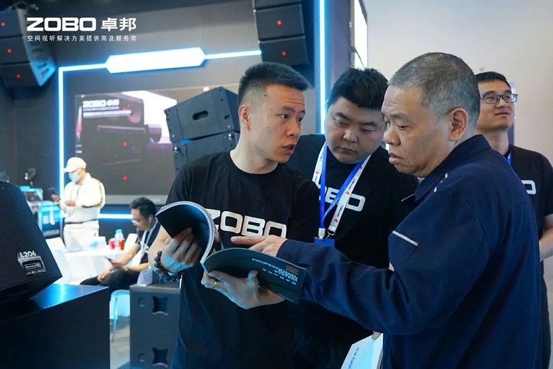 4聚焦展会盛况丨北京infocomm展 ZOBO草莓视频APP下载污展会第二天 热度依旧不减 好评如潮