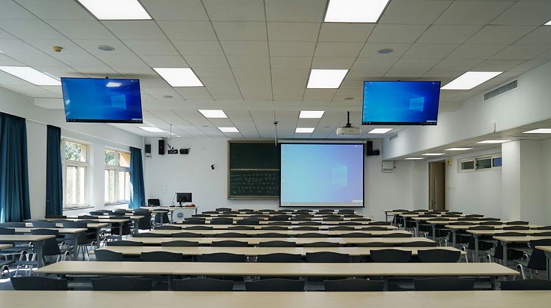 学校教室需要哪些草莓视频网站设备