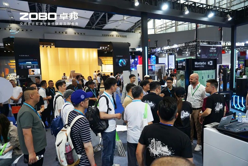 5 ZOBO草莓视频APP下载污在本次广州展会已如火如荼进行到第3天，虽说是临近尾期，但无论从展台内氛围还是现场人流对比前两日现场气氛，依然是活力满满，专业观众和买家依旧络绎不绝! 展会现场 第三天的ZOBO草莓视频APP下载污展位现场，依然高朋满座、人气爆棚。展会期间吸引了众多观众朋友们前来观摩、询问，参展团队成员们始终热情接待，每一次沟通都倾尽全力，每一次服务都认真对待，只为客户安心。 现场 · 交流 展会现场，ZOBO草莓视频APP下载污的展位人潮涌动，参观者络绎不绝。公司展示了多款新研发的草莓视频网站产品，其中不乏行业内的创新之作。这些产品不仅在技术上领先，更在设计和应用上展现出了ZOBO草莓视频APP下载污对市场的敏锐洞察力和对用户需求的深刻理解。 草莓视频APP下载污展台的人气爆棚，无数观众驻足观看，咨询不断。参展首日盛况，相信大家已经感受到，草莓视频APP下载污为大家带来重磅产品及服务亮相本次展会。 技术 · 讲解 ZOBO草莓视频APP下载污在展会期间，不仅提供了专业的技术讲解和产品演示，还积极回答用户的问题，解决用户的疑虑。这种周到、细致的服务，让用户在感受到公司技术实力的同时，也体验到了公司真诚的服务态度。 ZOBO草莓视频APP下载污的展位依然热闹非凡。公司的技术人员和销售人员热情地向参观者介绍产品的特点和优势，解答他们的疑问和困惑。许多参观者都对ZOBO草莓视频APP下载污的产品表示了浓厚的兴趣，并纷纷表示希望与公司建立合作关系，共同开拓市场。这不仅是对公司技术实力的认可，更是对公司服务品质的肯定。 聚焦 · 产品 此次展会的成功举办，不仅进一步巩固了ZOBO草莓视频APP下载污在音视频行业的地位，也为公司未来的发展奠定了坚实的基础。未来，ZOBO草莓视频APP下载污将继续秉承“以技术赢市场，以服务树口碑”的经营理念，不断提升技术实力和服务品质，为用户提供更加优质的产品和服务。同时，公司也将积极参与行业内的交流和合作，推动整个行业的发展和进步。 展会期间，公司展示了多款新技术产品，这些产品不仅在设计上独具匠心，更在性能上实现了重大突破。这些创新技术的应用，不仅提升了产品的竞争力，也为用户带来了更好的使用体验。