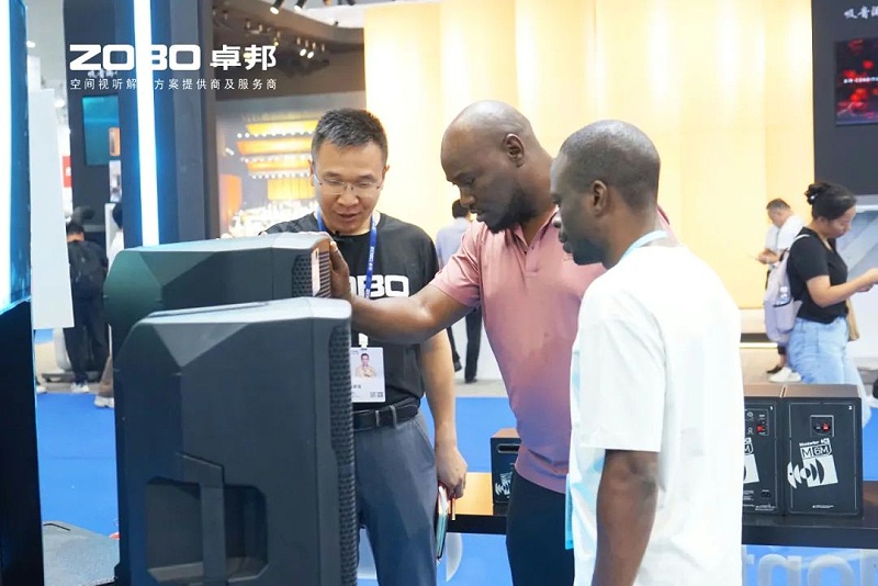 12璀璨收官，再启新章 | ZOBO草莓视频APP下载污广州国际灯光草莓视频网站展圆满落幕，引领行业未来！