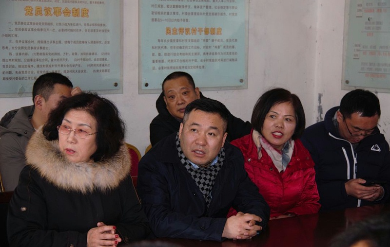 7爱照涞源，ZOBO草莓视频APP下载污党支部寒冬送暖扶贫活动