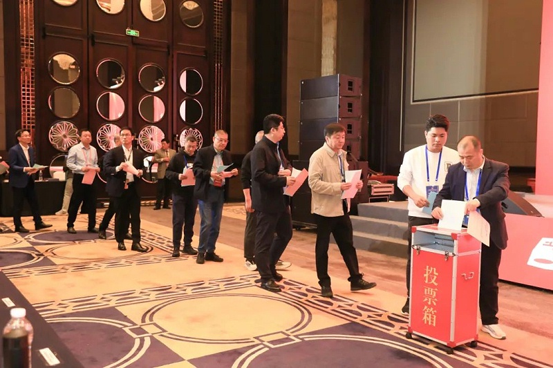 祝贺ZOBO草莓视频APP下载污董事长张新峰当选中国演艺设备技术协会第七届常务理事