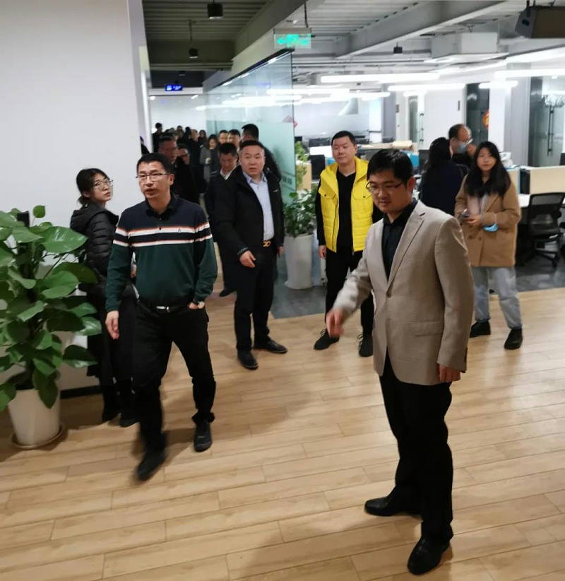 ZOBO草莓视频APP下载污董事长张新峰考察新会员企业